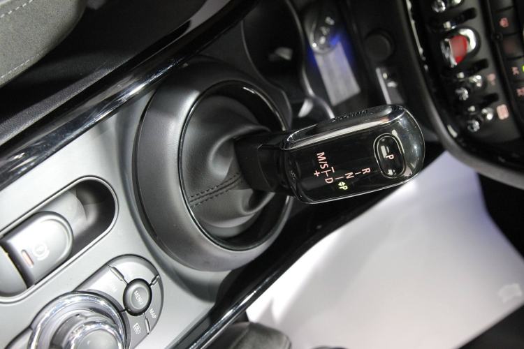 Used MINI Clubman 2023 2.0T COOPER S Limited Edition Arc Interior 6