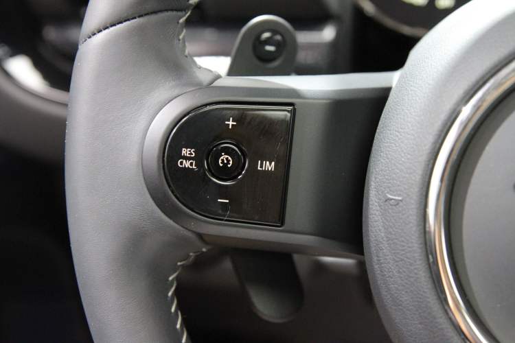 Used MINI Clubman 2023 2.0T COOPER S Limited Edition Arc Interior 8