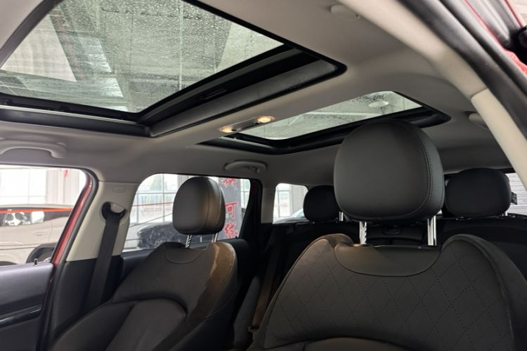Used MINI Clubman 2023 2.0T COOPER S Connoisseur Interior 9