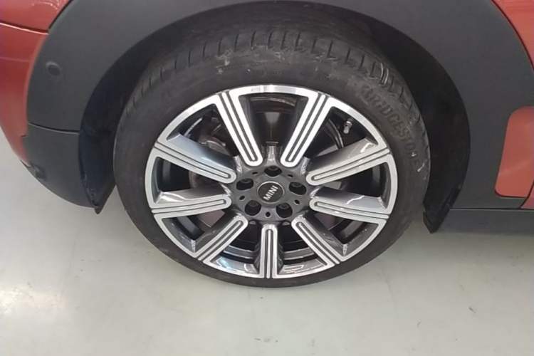 Used MINI Clubman 2023 2.0T COOPER S Connoisseur Left Front Wheel Hub