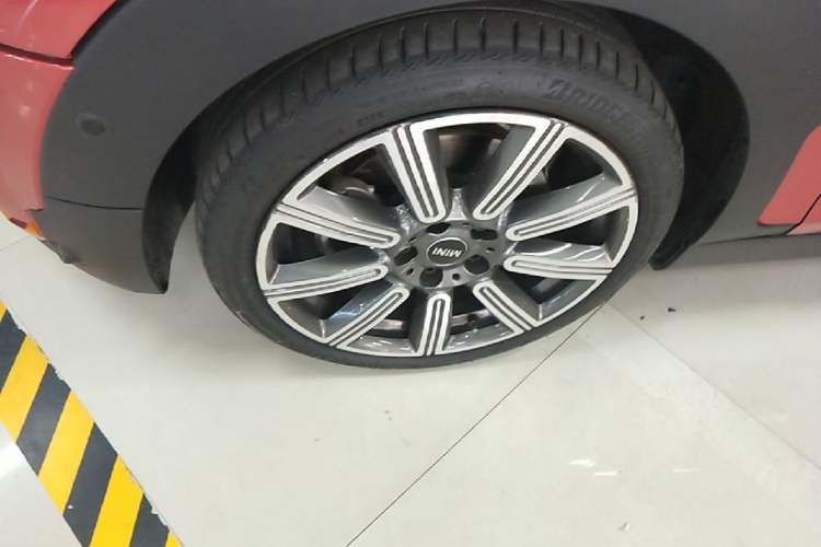 Used MINI Clubman 2023 2.0T COOPER S Connoisseur Left Front Wheel Hub