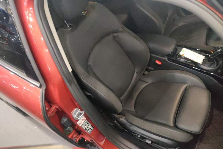 Used MINI Clubman 2023 2.0T COOPER S Limited Edition Arc Right Front Seat