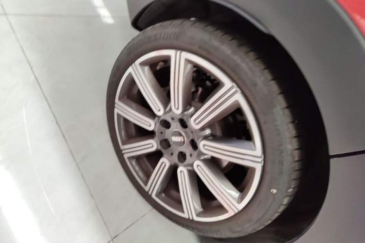 Used MINI Clubman 2023 2.0T COOPER S Connoisseur Right Rear Wheel Hub