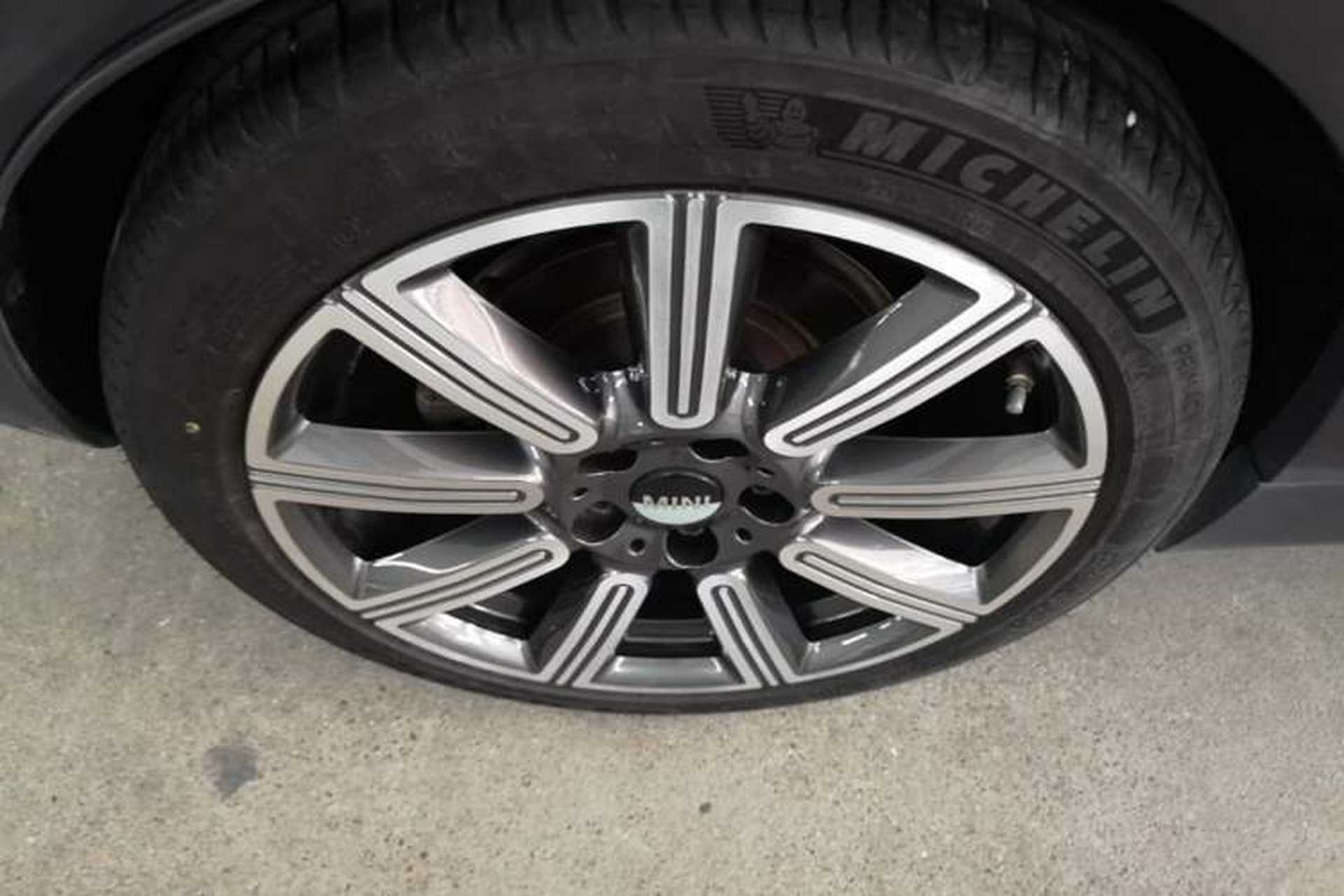 Used MINI Clubman 2023 2.0T COOPER S Limited Edition Arc Right Rear Wheel Hub