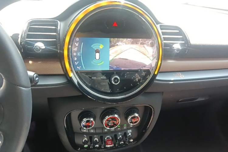 Used MINI Clubman 2023 Final Edition The Last Gentleman Commemorative Edition Audio And AC Panel