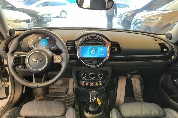 Used MINI Clubman 2023 1.5T COOPER Connoisseur Center Console