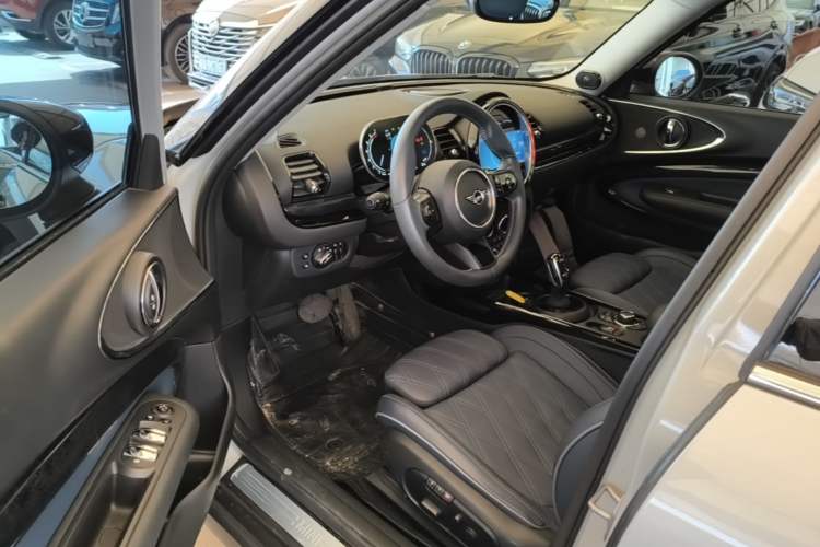 Used MINI Clubman 2023 1.5T COOPER Connoisseur Driver Seat