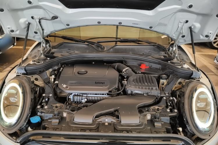 Used MINI Clubman 2023 1.5T COOPER Connoisseur Engine Bay