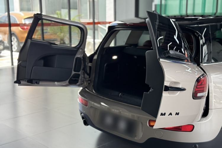 Used MINI Clubman 2023 1.5T COOPER Connoisseur Exterior 4
