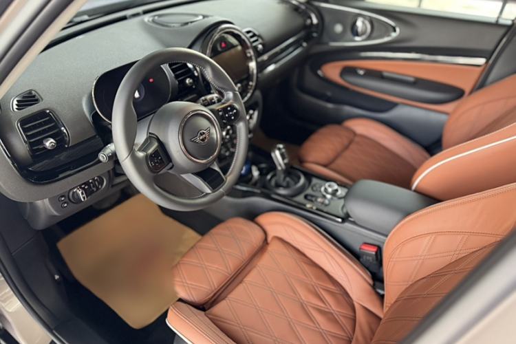 Used MINI Clubman 2023 1.5T COOPER Connoisseur Interior 3