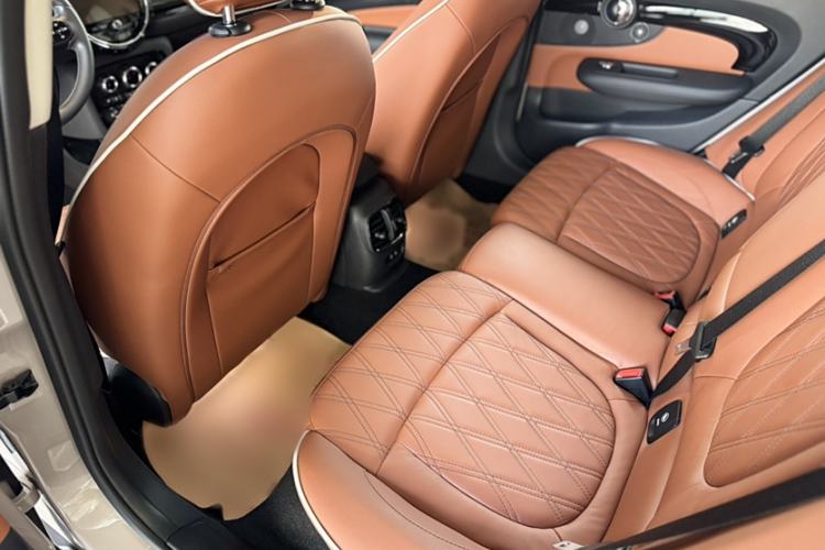 Used MINI Clubman 2023 1.5T COOPER Connoisseur Interior 6