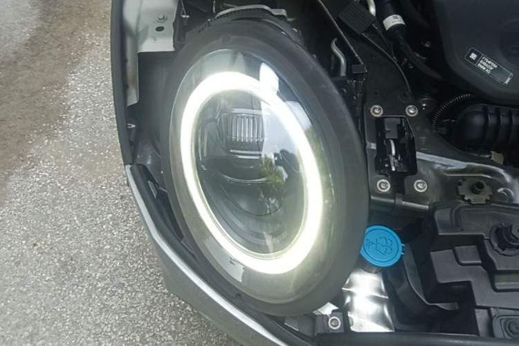 Used MINI Clubman 2023 Final Edition The Last Gentleman Commemorative Edition Right Front Headlight