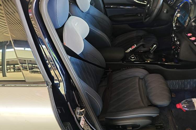 Used MINI Clubman 2023 Revised 2.0T COOPER S Connoisseur Right Front Seat