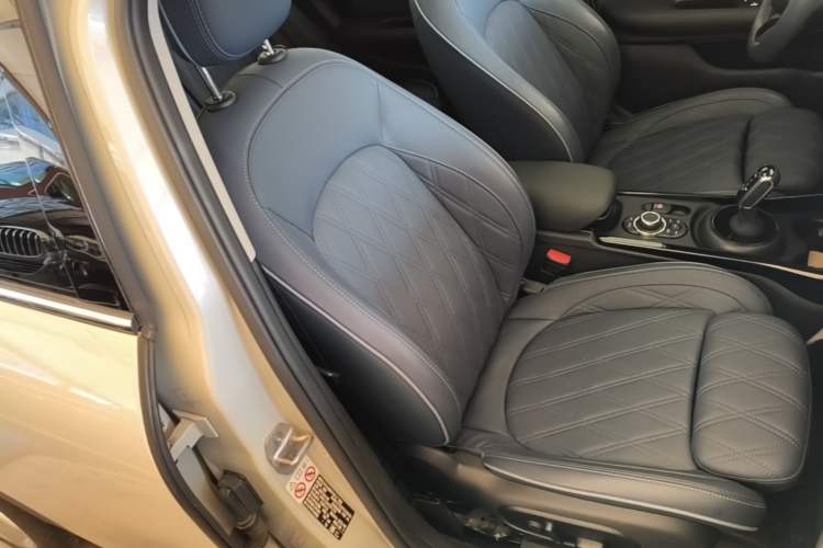 Used MINI Clubman 2023 1.5T COOPER Connoisseur Right Front Seat