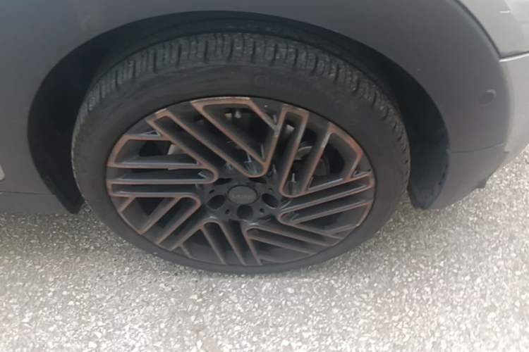 Used MINI Clubman 2023 Final Edition The Last Gentleman Commemorative Edition Right Front Wheel Hub