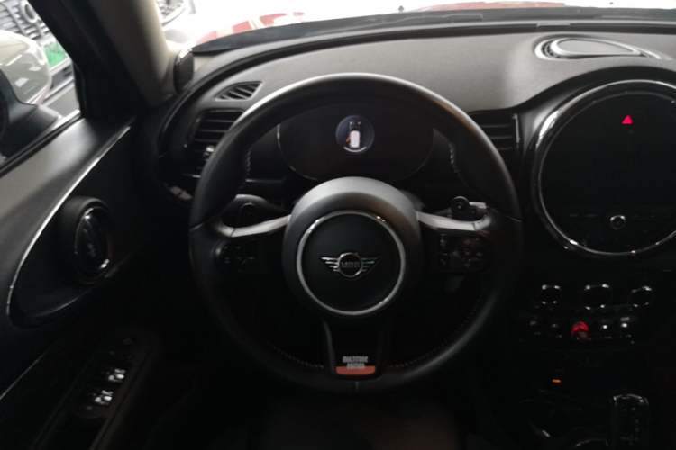 Used MINI Clubman 2023 2.0T COOPER S Limited Edition Arc Steering Wheel