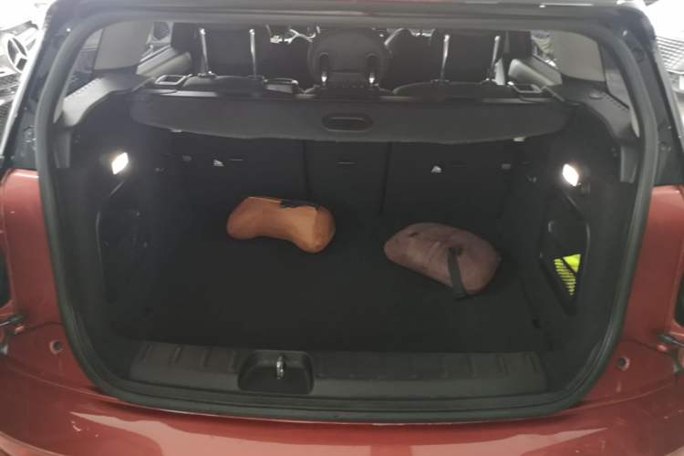 Used MINI Clubman 2023 2.0T COOPER S Limited Edition Arc Trunk