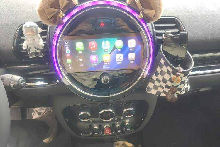 Used MINI Clubman 2023 Updated 1.5T COOPER Classic Edition Audio And AC Panel