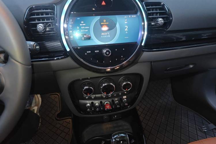 Used MINI Clubman 2023 Refresh 1.5T COOPER Connoisseur Audio And AC Panel