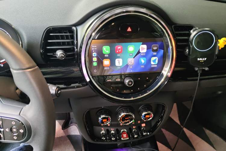 Used MINI Clubman 2023 1.5T COOPER Classic Edition Audio And AC Panel