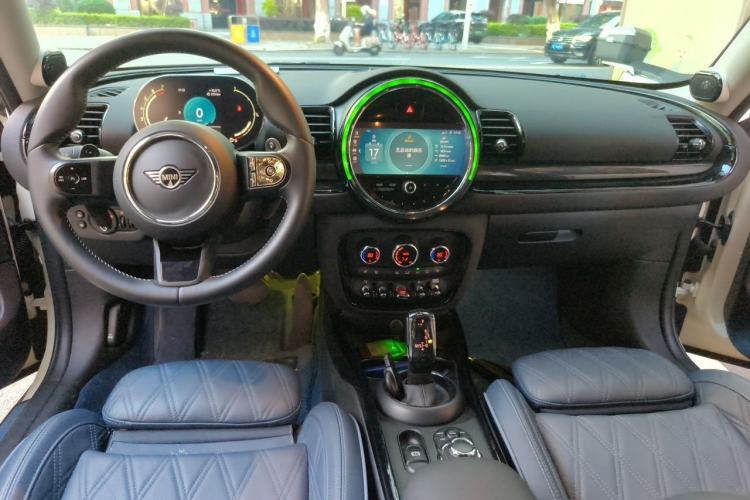 Used MINI Clubman 2023 2.0T COOPER S Connoisseur Center Console