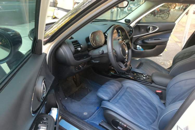 Used MINI Clubman 2023 2.0T COOPER S Connoisseur Driver Seat