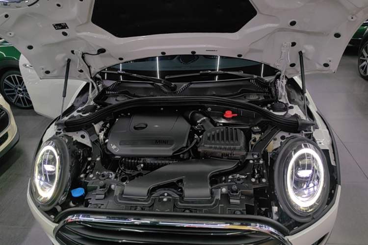 Used MINI Clubman 2023 Updated 1.5T COOPER Classic Edition Engine Bay