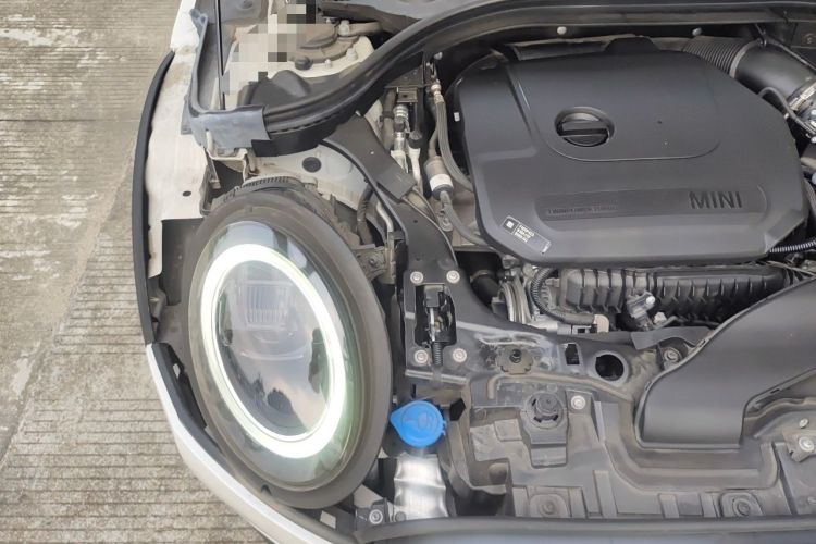 Used MINI Clubman 2023 Updated 1.5T COOPER Classic Edition Engine Bay Right