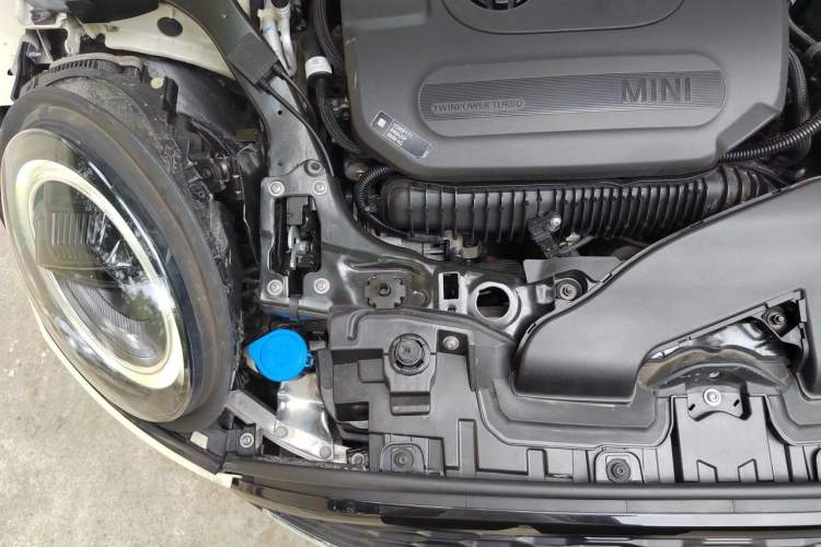 Used MINI Clubman 2023 2.0T COOPER S Connoisseur Engine Bay Right
