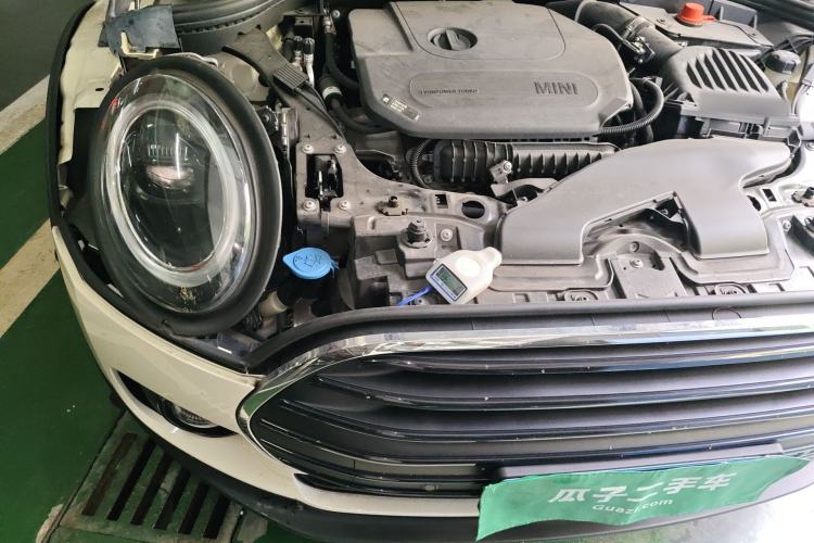 Used MINI Clubman 2023 1.5T COOPER Classic Edition Engine Bay Right