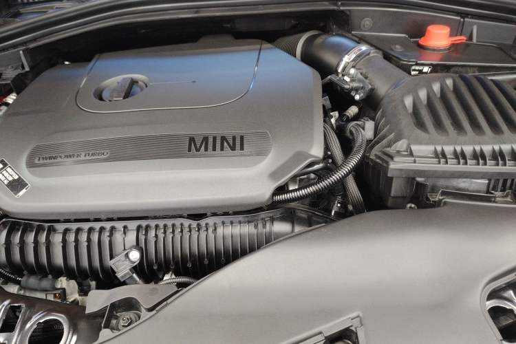 Used MINI Clubman 2023 Revised 2.0T COOPER S Connoisseur Engine Bay