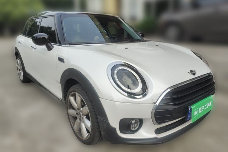 Used MINI Clubman 2023 Updated 1.5T COOPER Classic Edition Front Right 45 Deg