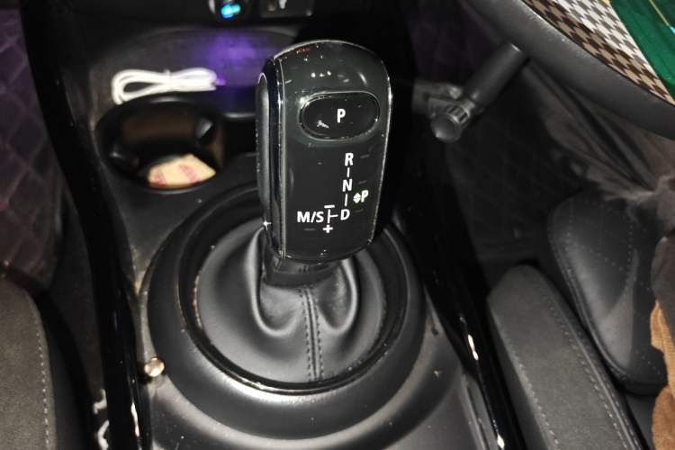 Used MINI Clubman 2023 Revised 2.0T COOPER S Connoisseur Gear Lever