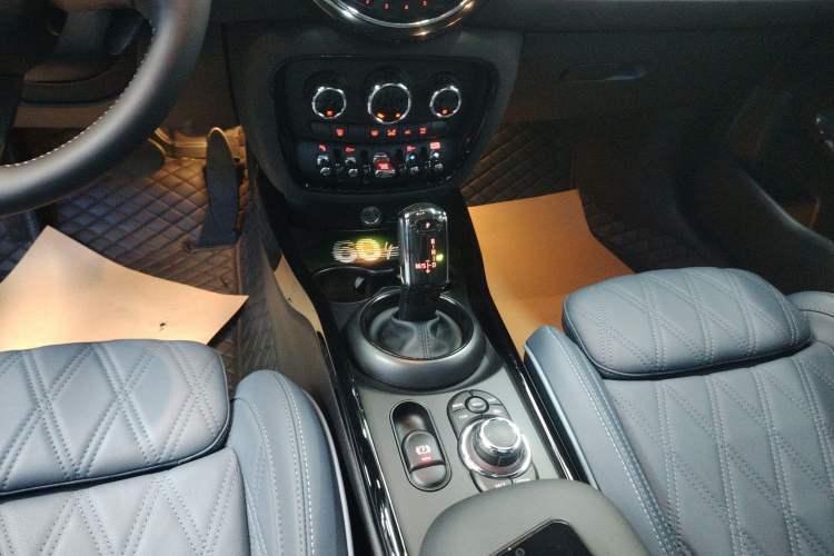 Used MINI Clubman 2023 Revised 2.0T COOPER S Connoisseur Gear Lever