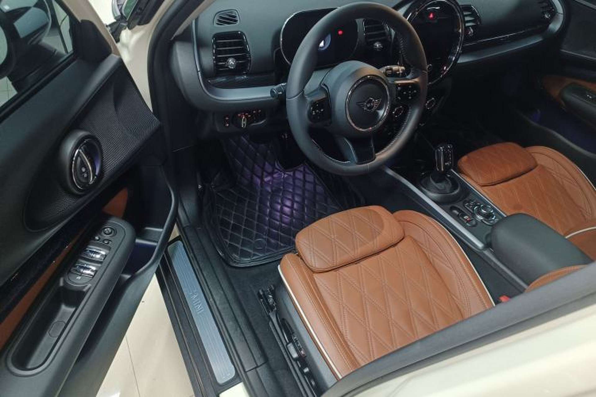 Used MINI Clubman 2023 1.5T COOPER Connoisseur Interior 3