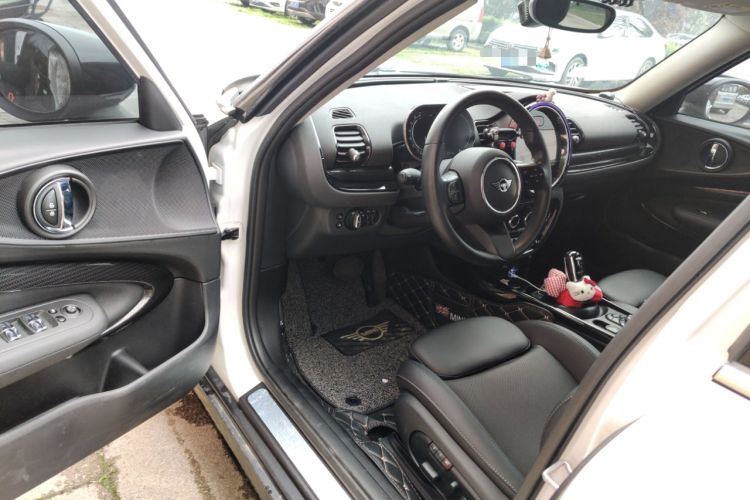 Used MINI Clubman 2023 1.5T COOPER Classic Edition Interior 3