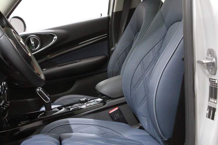 Used MINI Clubman 2023 2.0T COOPER S Connoisseur Interior 4