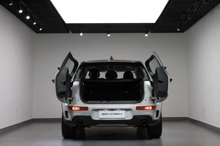 Used MINI Clubman 2023 2.0T COOPER S Connoisseur Interior 8