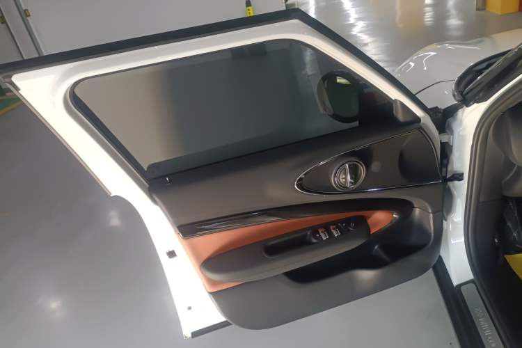 Used MINI Clubman 2023 Revised 2.0T COOPER S Connoisseur Left Front Door Interior