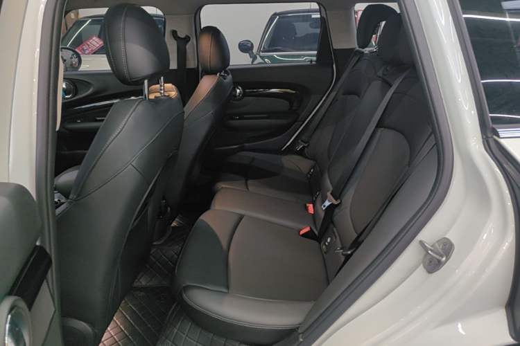 Used MINI Clubman 2023 Updated 1.5T COOPER Classic Edition Left Rear Seat