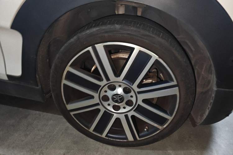 Used MINI Clubman 2023 Revised 2.0T COOPER S Connoisseur Right Front Wheel Hub