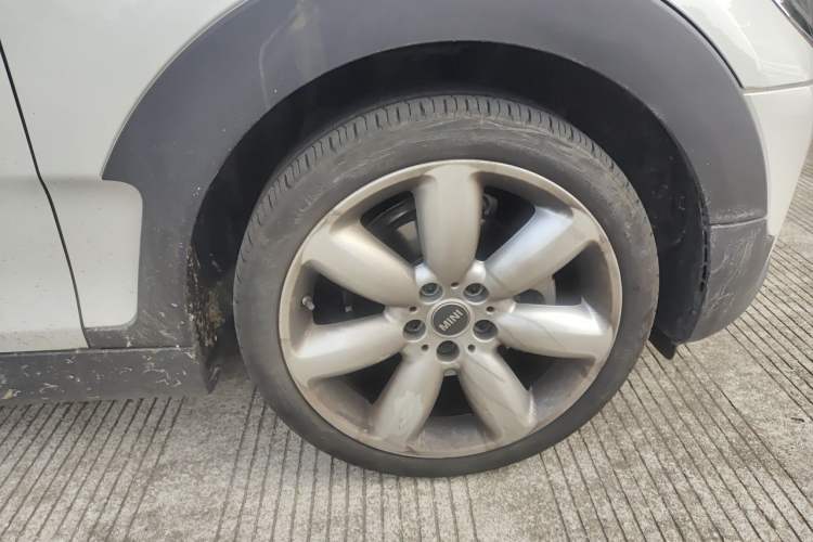 Used MINI Clubman 2023 Updated 1.5T COOPER Classic Edition Right Front Wheel Hub