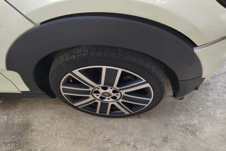 Used MINI Clubman 2023 2.0T COOPER S Connoisseur Right Front Wheel Hub