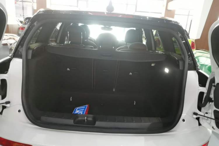Used MINI Clubman 2023 Final Edition The Last Gentleman Commemorative Edition Trunk