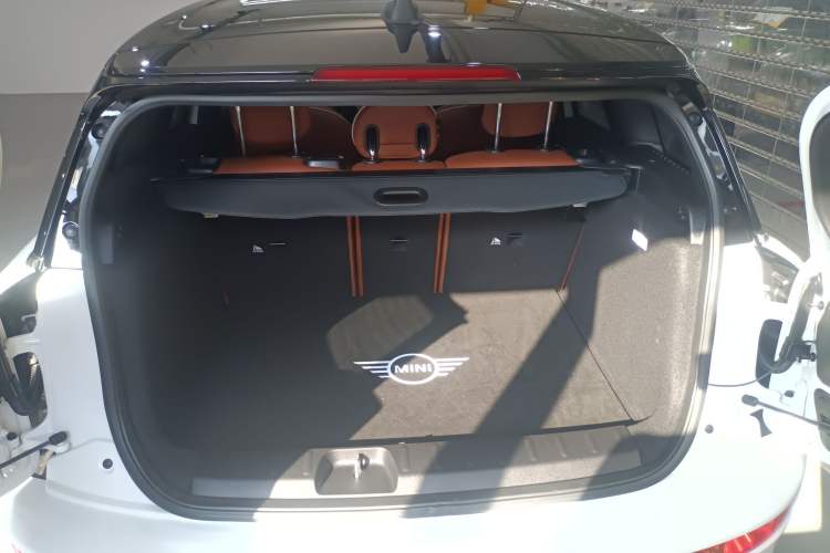 Used MINI Clubman 2023 Revised 2.0T COOPER S Connoisseur Trunk
