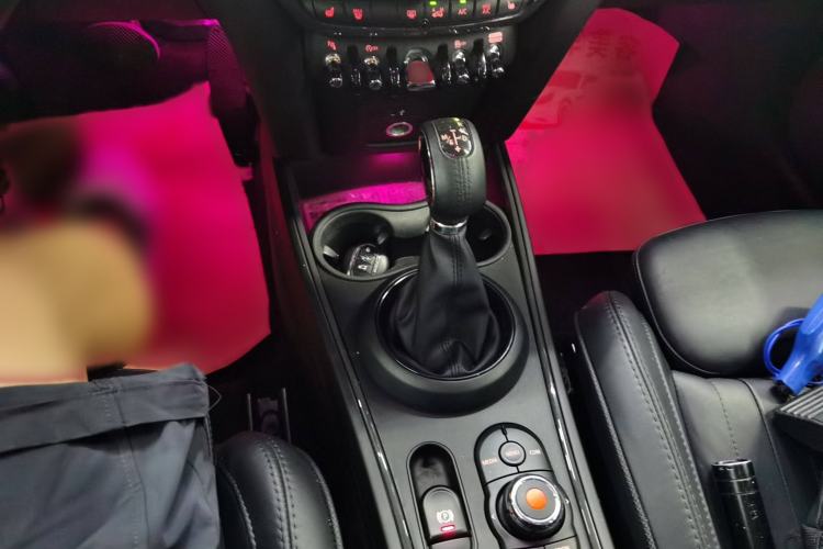 Used MINI Countryman 2018 2.0T COOPER S ALL4 Artist Gear Lever