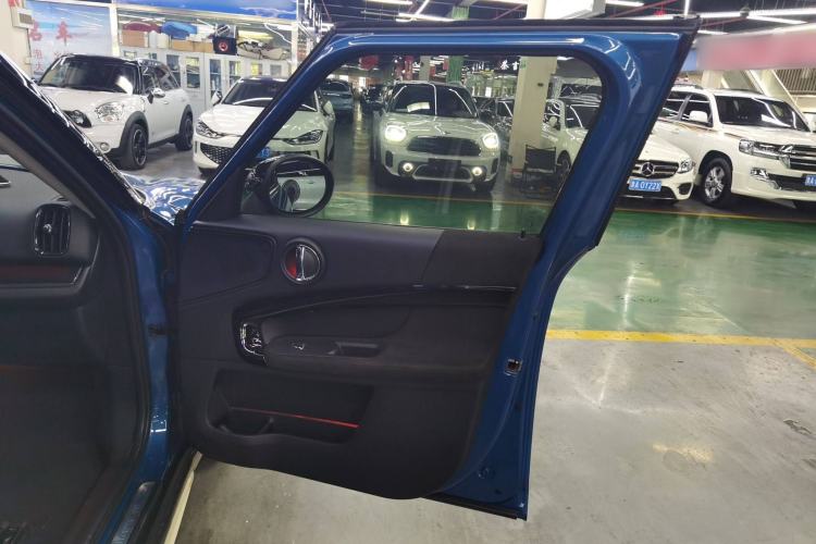 Used MINI Countryman 2018 2.0T COOPER S ALL4 Artist Interior 5