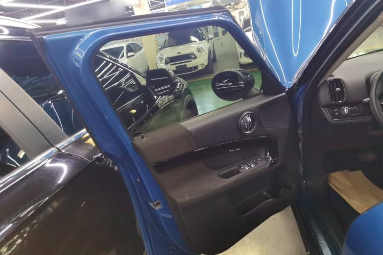 Used MINI Countryman 2018 2.0T COOPER S ALL4 Artist Interior 7