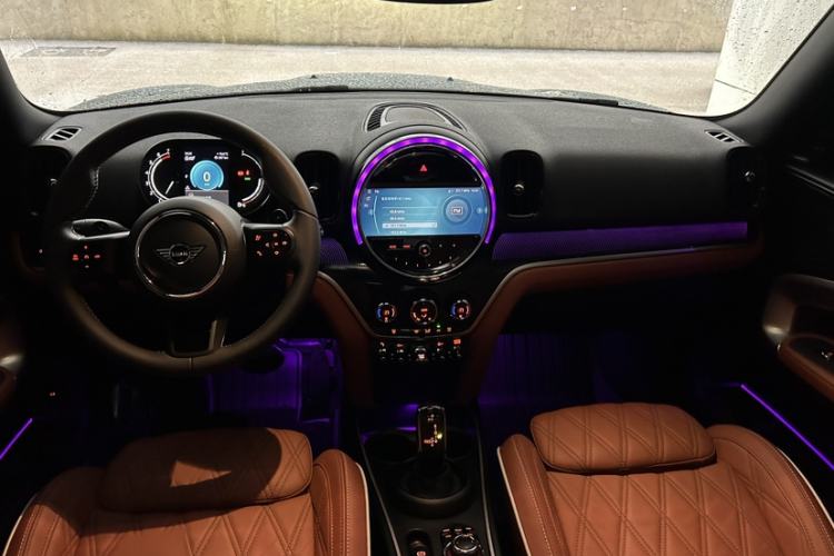 Used MINI Countryman 2023 Second Facelift 2.0T COOPER S ALL4 Connoisseur Interior 1