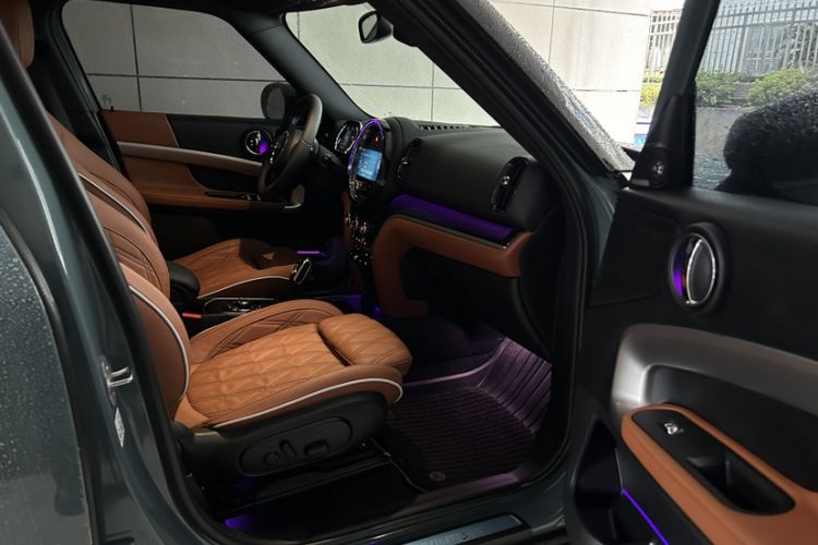 Used MINI Countryman 2023 Second Facelift 2.0T COOPER S ALL4 Connoisseur Interior 10